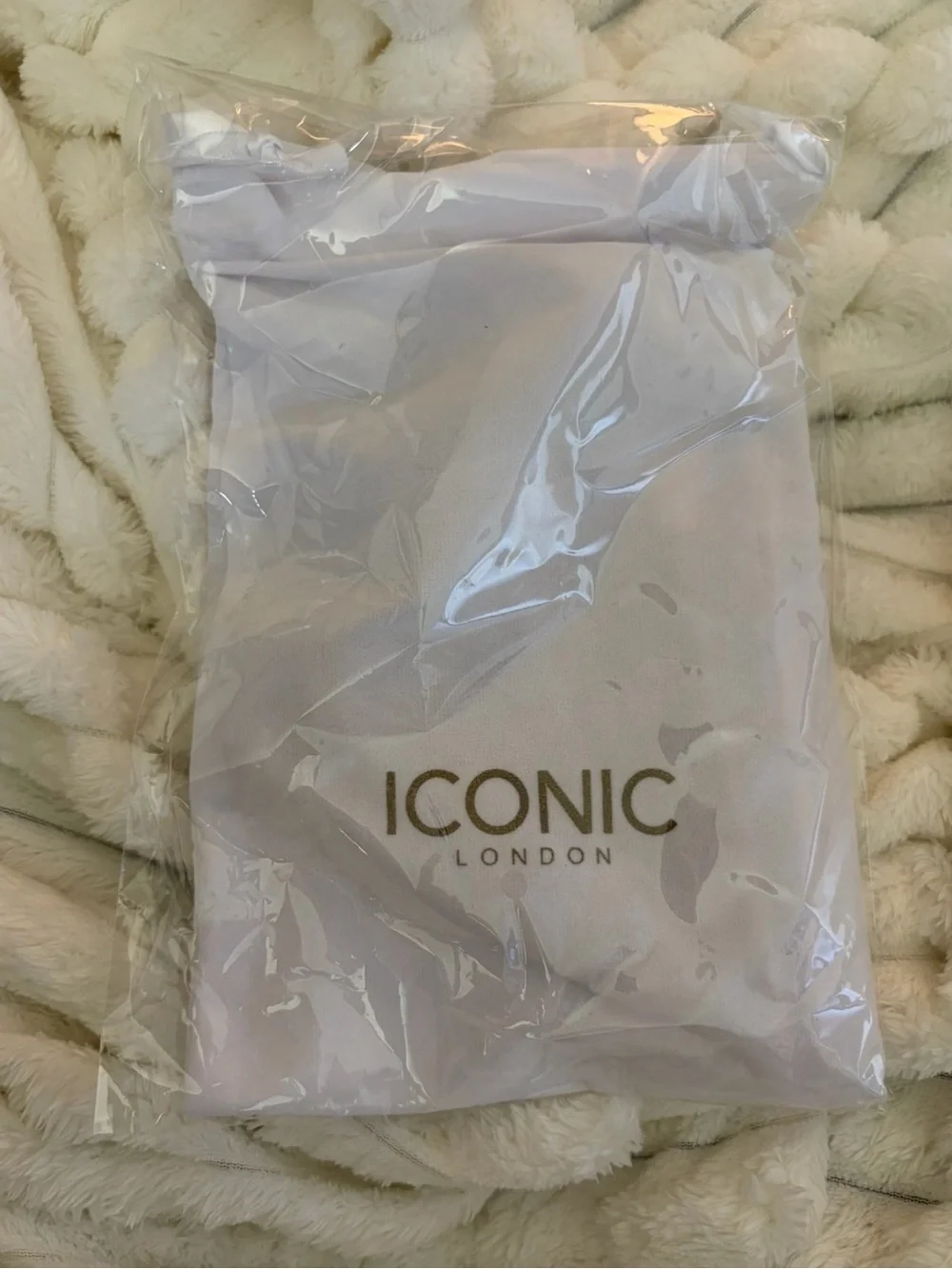 ICONIC London Rose Gold Makeup Brush Set with White Pouch